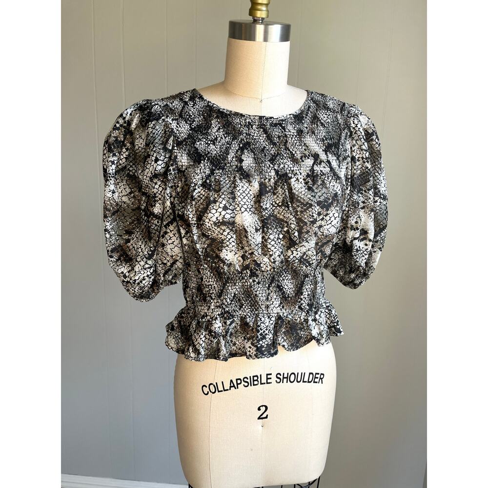 Free People Snakeskin Print XOXO Smocked Puff Sleeve‎ Blouse XS Stretchy Waist